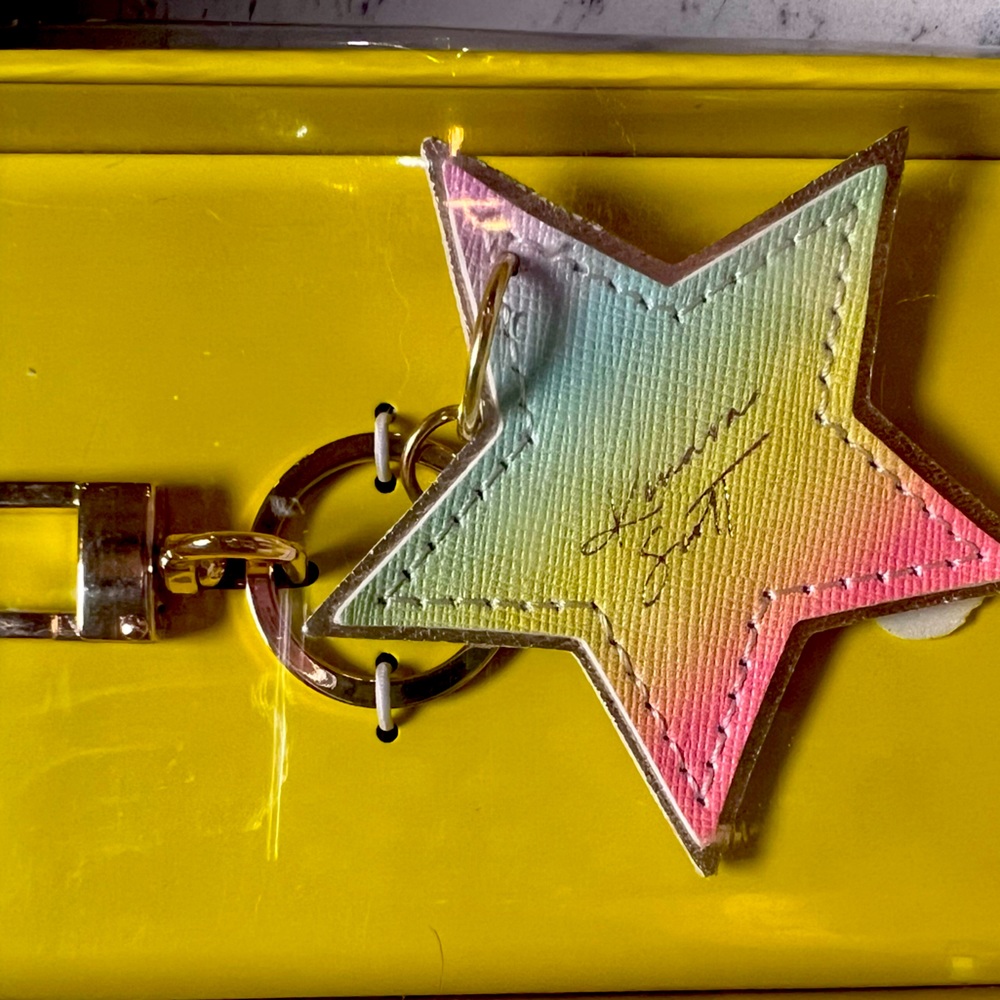 Kendra Scott star keychain !
